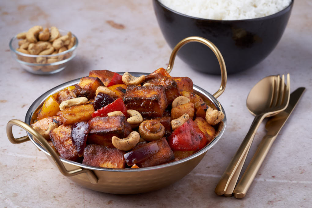 Patak's Sweet and Sour Madras Paneer Curry recipe | HotCooking