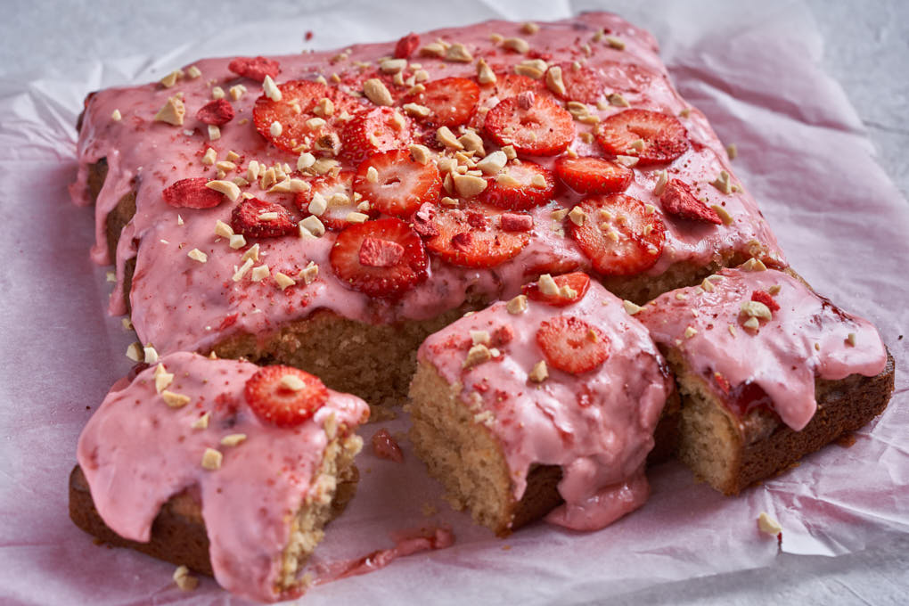 Peanut Butter Jelly Cake recipe | HotCooking