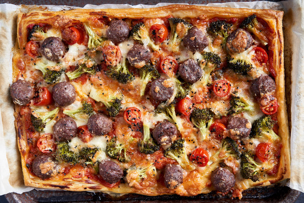 The Quick Roasting Tin: Meatball Pizza recipe | HotCooking