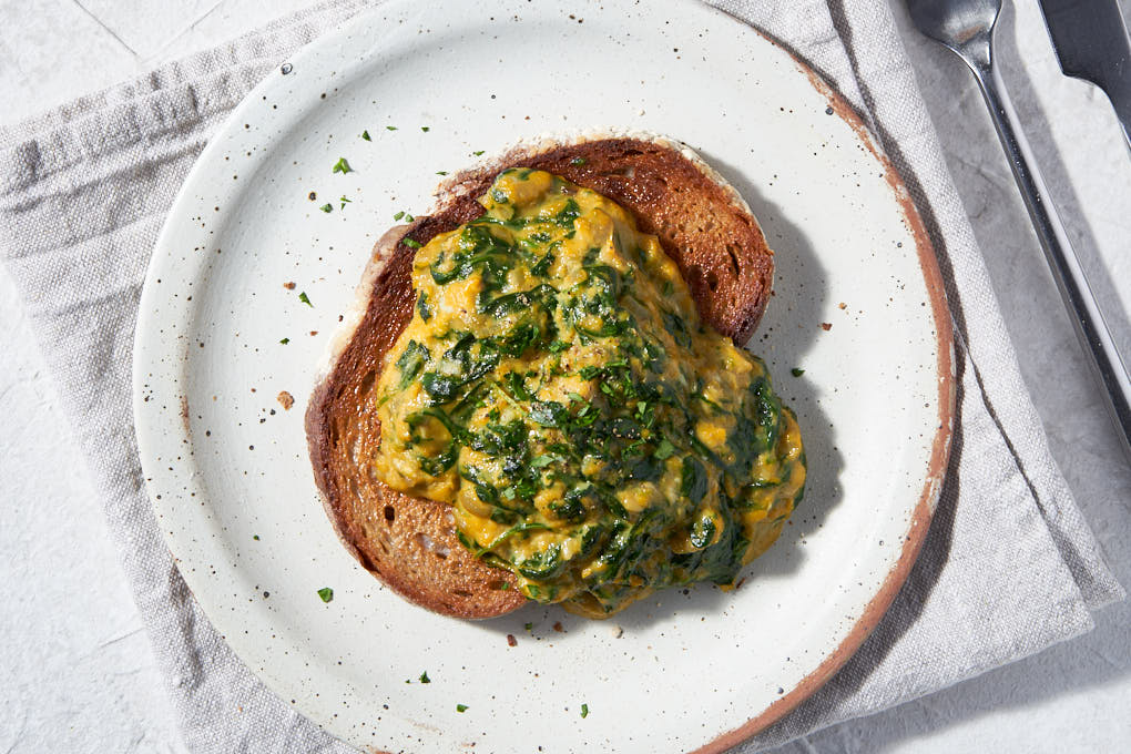 Spinach and Shallot Scrambled Eggs recipe | HotCooking