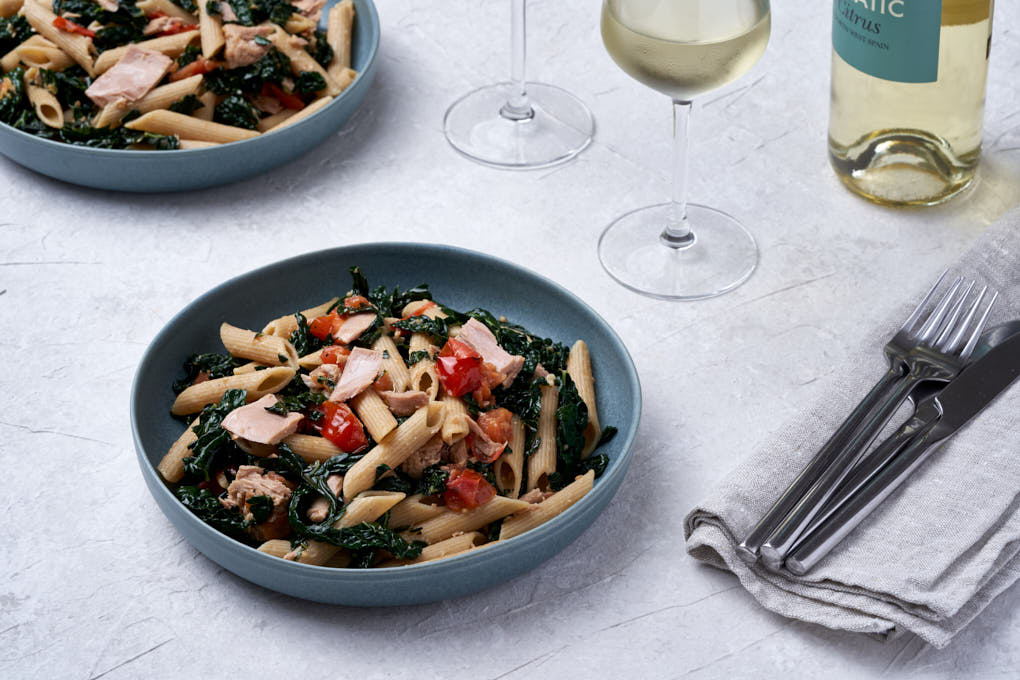 Tuna, Cavolo Nero and Tomato Pasta recipe | HotCooking