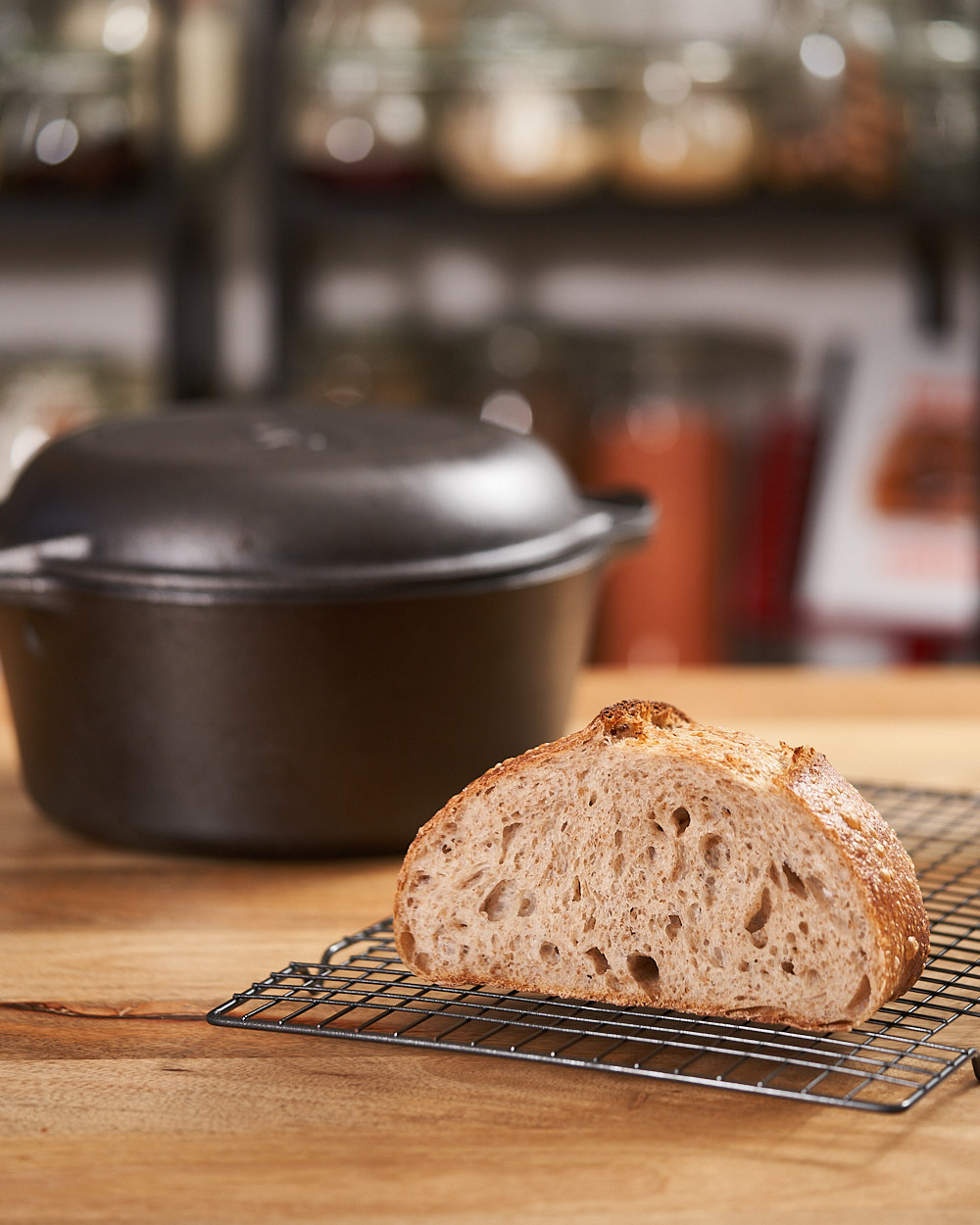 Lodge 5 quart cast iron double Dutch oven with bread